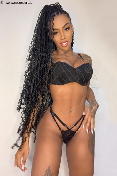 Foto Lorena Oliveira Annunci Video Escort 3508507919